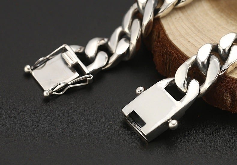 Sterling Silver Curb Chain Bracelet clasp details