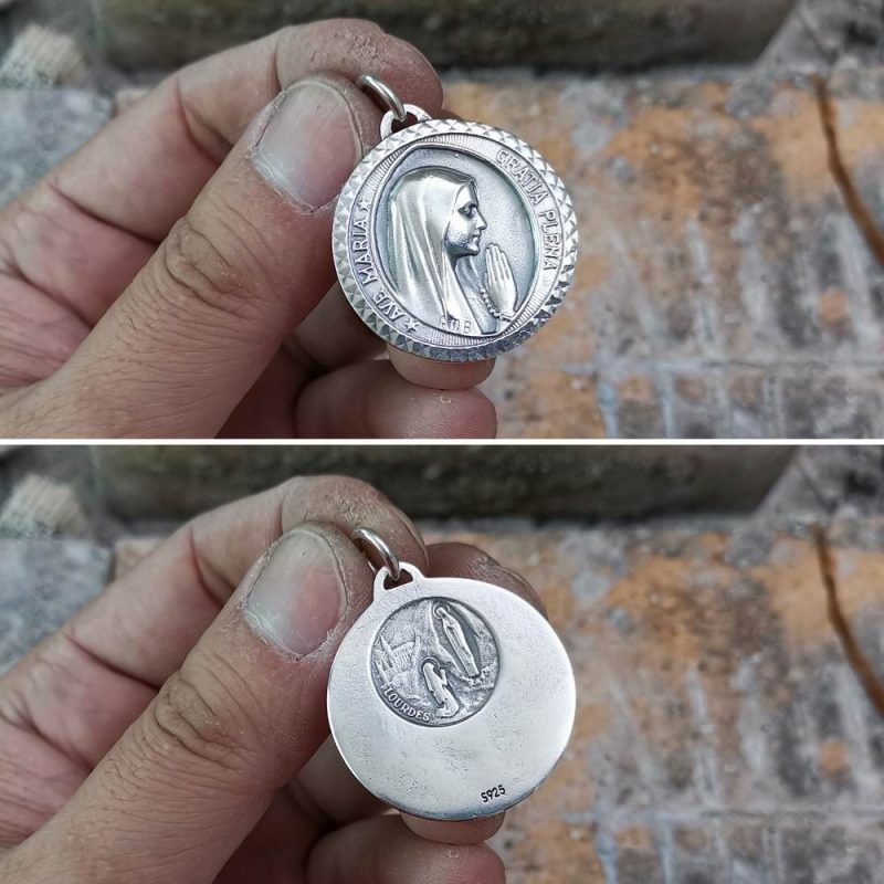 Catholic Holy Mary Silver Pendants two faces view
