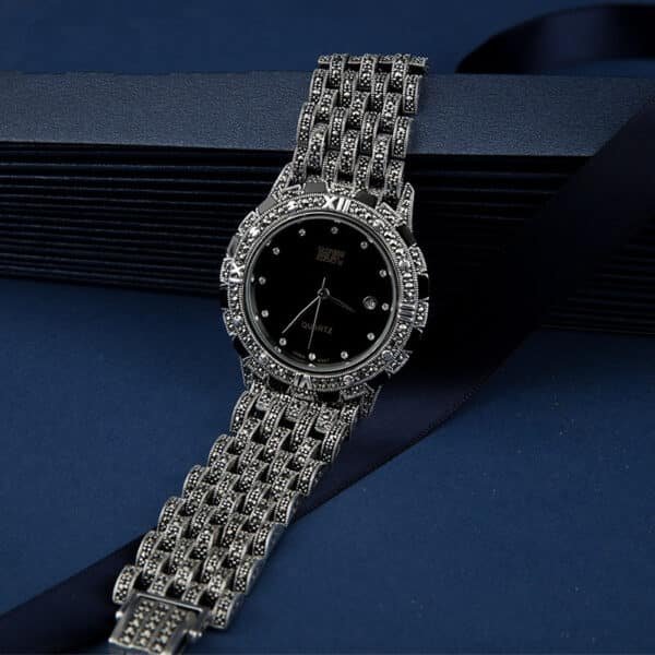 Silver Wrist Watch For Ladies details bracelet