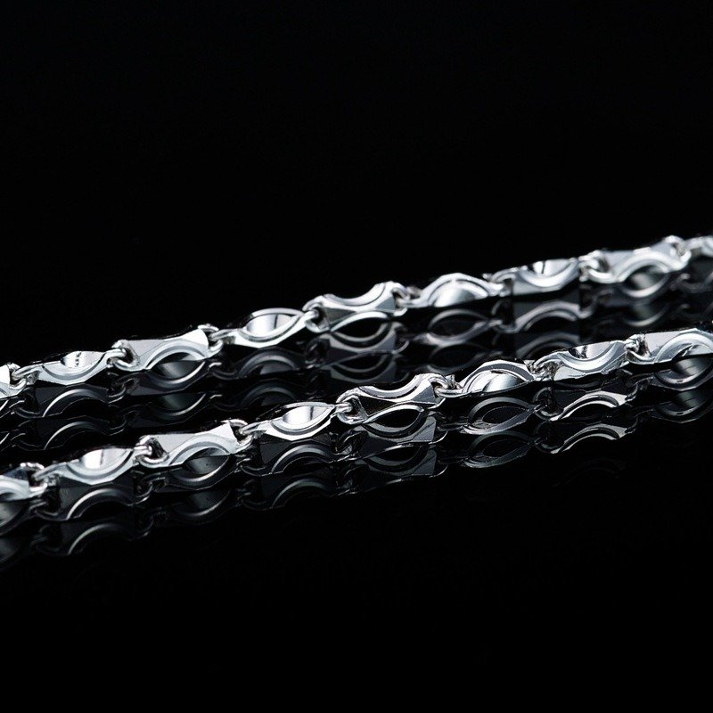 990 Silver Chain Twisted Link details link