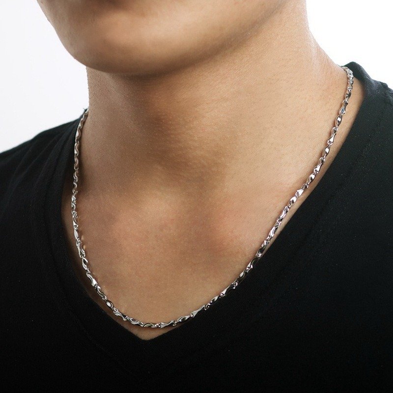990 Silver Chain Twisted Link on neck 1