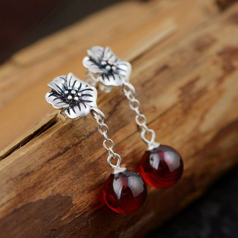990 Silver Earrings Natural Stone And Flower face view garnet