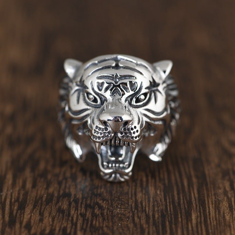 Mens Silver Tiger Ring face view