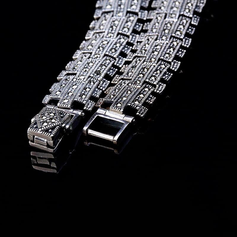 Silver Watch For Women clasp details