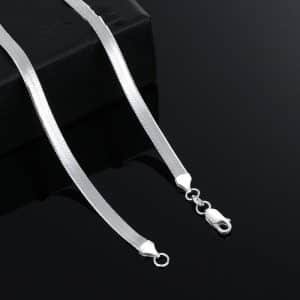 Silver Snake Chain details opened clasp