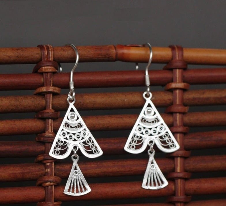 Fish Earrings Silver face view
