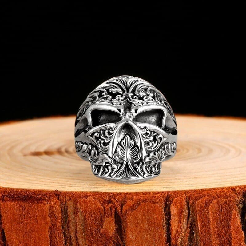 Gothic Skull Silver Ring face view