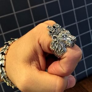 Lion Head Ring Silver on finger 1