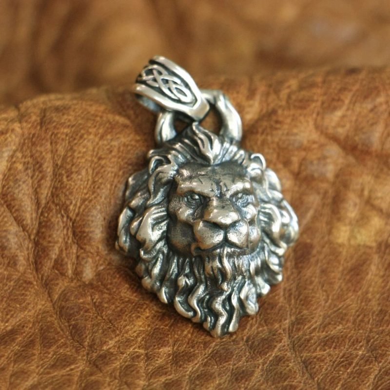Silver Lion Head Pendant face view