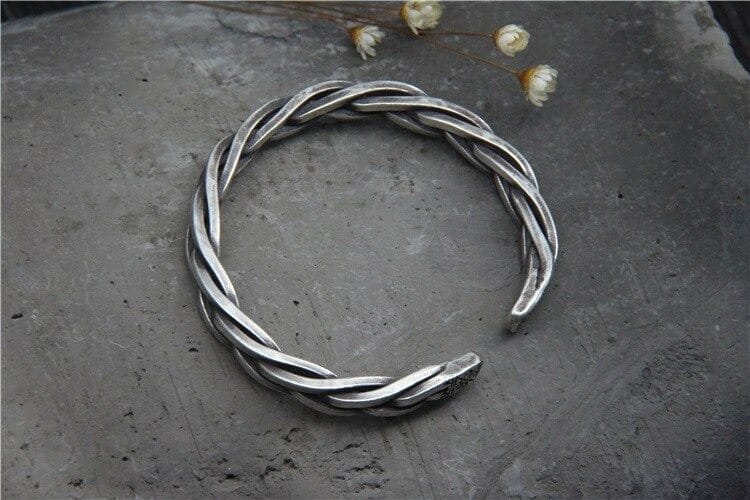 Silver Twisted Rope Bangle up view