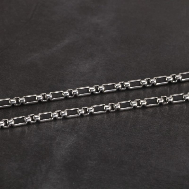 Alternate Link Silver Necklace link details