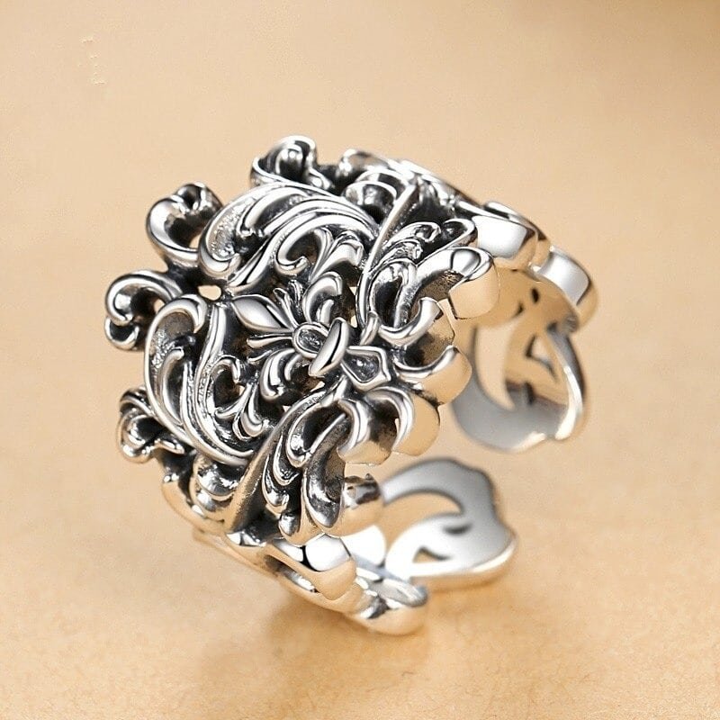 Silver Leaf Ring up view