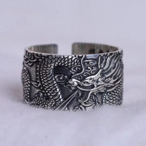 Vintage Asian Dragon Ring face view