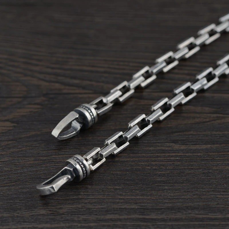 Big Silver Chain Bracelet clasp details