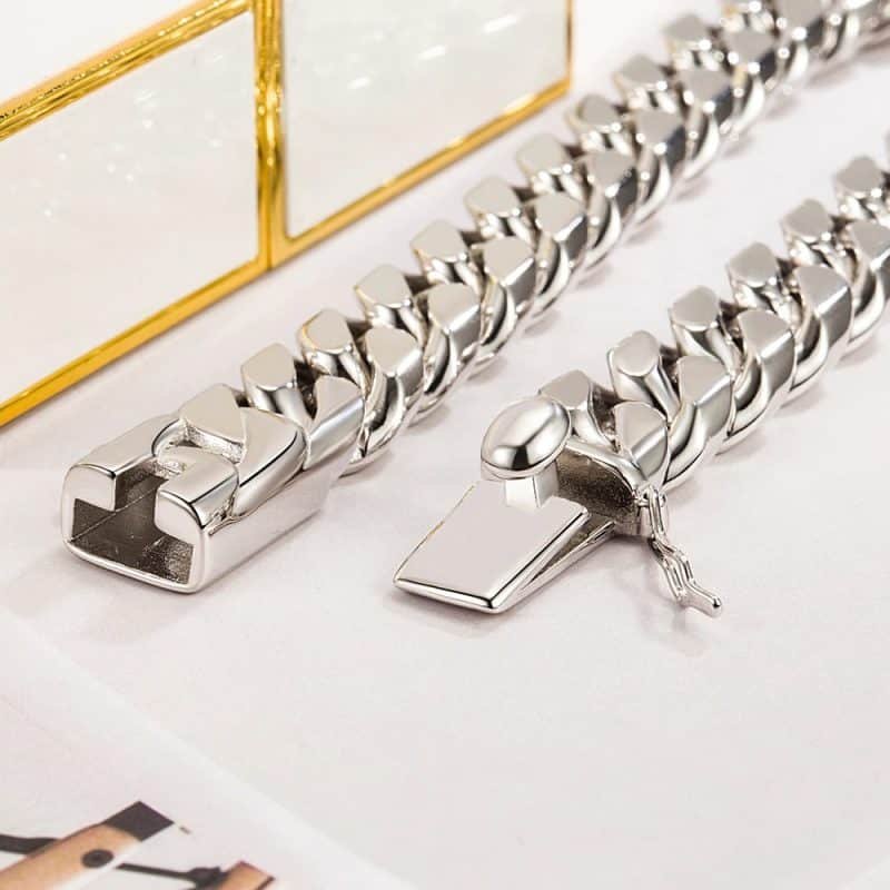 Large Silver Curb Link Bracelet clasp details
