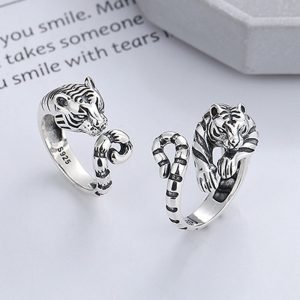 Resizable Silver Tiger Ring face view